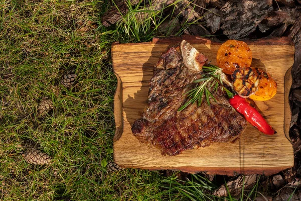 Bone Steak Baked Tomato Chili Vegetables Wooden Board Board Lies — Stock Photo, Image