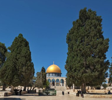 İslam türbeleri El Aksa Camii ve Kaya Camii Kubbesi İsrail 'in Kudüs kentinde Zeytin Dağı' nda yer almaktadır. Burası İslam dünyasının tapınaklarından biri, ibadet ve hac yeri..