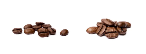 Rostade Kaffebönor Isolerad Vit Bakgrund — Stockfoto