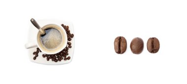 Beyaz arka planda izole edilmiş kahve ve kahve çekirdekleri.