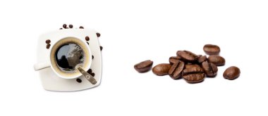 Beyaz arka planda izole edilmiş kahve ve kahve çekirdekleri.