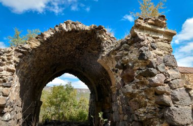 Manastır de Hnevank, Ermenistan, 7 yüzyılda kuruldu..