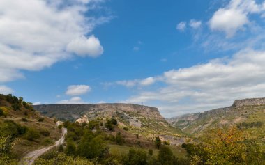 Manastır de Hnevank, Ermenistan, 7 yüzyılda kuruldu..