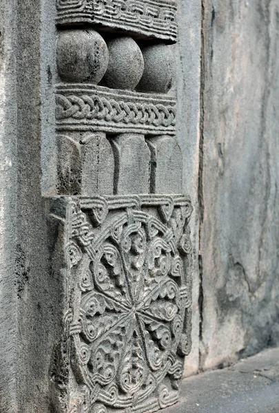 Akhtala, Ermenistan 'daki Manastır kompleksinin parçaları, X yüzyılda kuruldu.. 