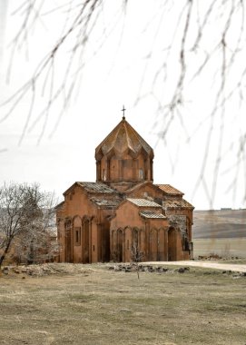 Ermenistan Marmashen Manastırı. X-XIII yüzyıllarında yapılmış. Ortaçağ Ermeni Marmaşen Manastırı kompleksi. Ermenistan 'ı gezmek. Ermenistan 'ın panoramik manzara gezisi kompleksi yıkıldı. 