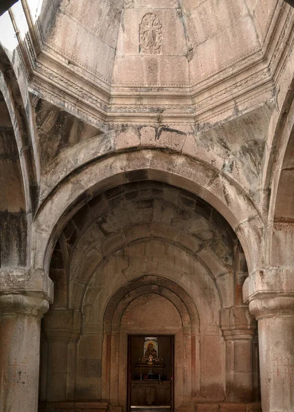 Goshavank, Goshavank kasabasında yer alan 12. veya 13. yüzyıl Ermeni manastırı. .