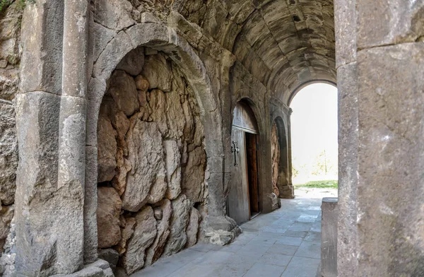Goshavank, Goshavank kasabasında yer alan 12. veya 13. yüzyıl Ermeni manastırı. .