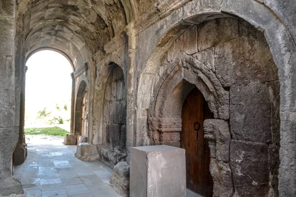 Goshavank, Goshavank kasabasında yer alan 12. veya 13. yüzyıl Ermeni manastırı. .