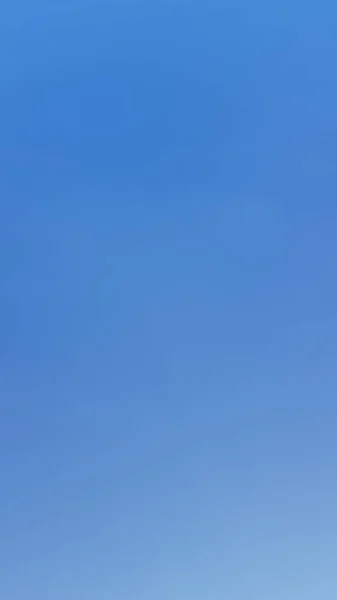 Mavi gökyüzü ile soyut arkaplan.