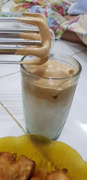 Vertical Shot Jar Tasty Vanilla Pudding — 스톡 사진