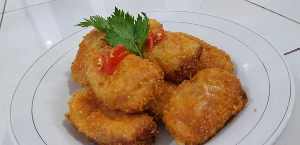 Deep Fried Fish White Plate Salad — Photo