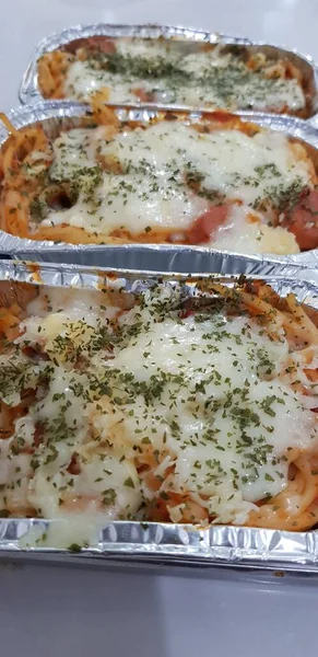 Lezat Dan Makanan Italia Yang Indah Dengan Ham Dan Ayam — Stok Foto