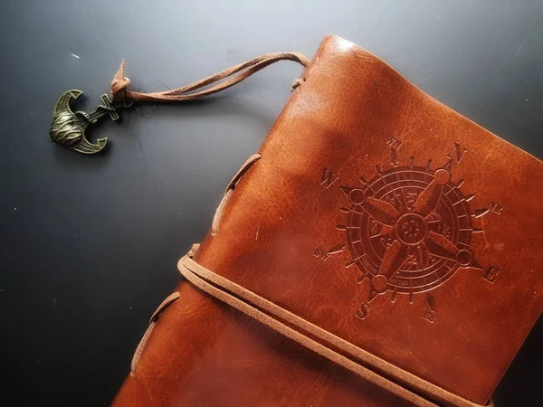 Notebook Brown Leather Cover Compass Motif Anchor Strap — Foto de Stock