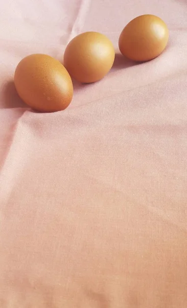 Few Eggs Pink Cloth — Stock fotografie