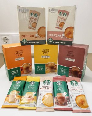 Starbucks premium instant coffee sachet original from Turkey. Made with the same 100% Arabica beans with a soft and creamy foam so that we can enjoy Starbucks coffee easily from home.