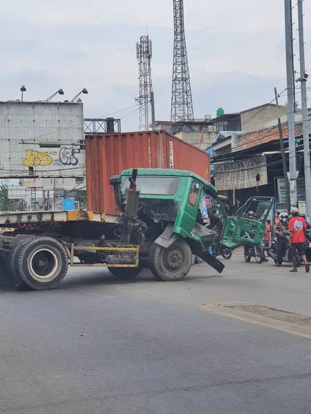 Джакарта Липні 2022 Року Трейлер Вантажівка Потрапила Аварію Коли Робила — стокове фото