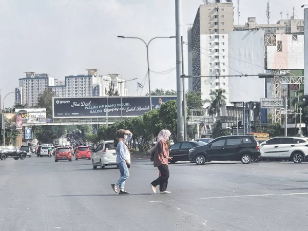 West Java July 2022 Two Muslim Women Headscarves Crossing Road — Stok Foto