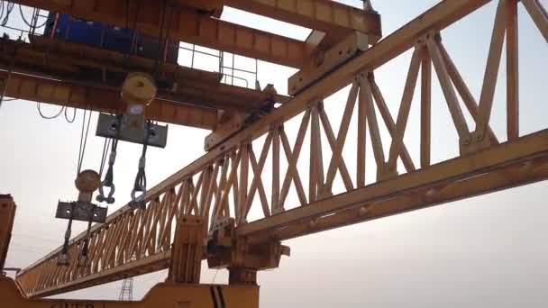 Steel Structure Launcher Gantry Used Erection Precast Concrete Girder River — Stok video