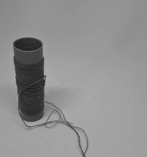 Black White Isolated White Photo Sewing Thread Copy Space — Stockfoto