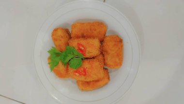 Risoleler, tipik bir Endonezya ağır atıştırmalığı. Undan yapılmış, tuzlu ve lezzetli sebze turşusundan yapılmış. Atıştırmalık ya da kahvaltı için mükemmel..