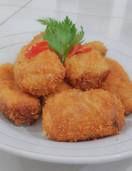 Risoles Tipico Snack Pesante Indonesiano Fatto Pelle Fatta Farina Con — Foto Stock