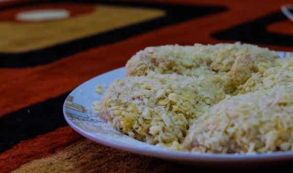 Pollo Recubierto Con Pan Rallado Está Listo Para Ser Frito — Foto de Stock