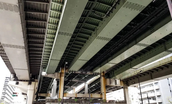 Pandangan Bawah Jembatan Jembatan Layang Osaka Menunjukkan Sebuah Girder Yang — Stok Foto