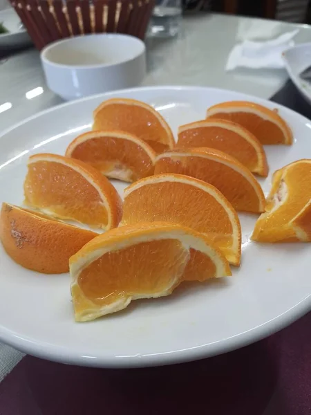 Naranjas Que Han Cortado Que Ven Muy Frescas Con Color —  Fotos de Stock