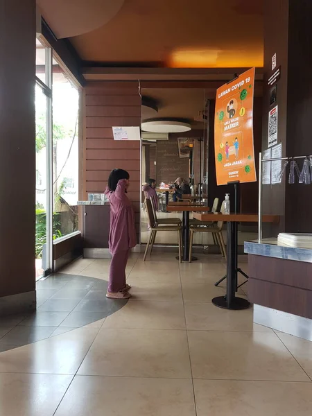 Семаранг Індонезія 2022 Рік Атмосфера Типовому Яванському Ресторані Дуже Класичним — стокове фото
