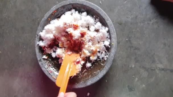 Process Making Urap Seasoning Made Grated Coconut Mixed Chili Sauce — Stock Video