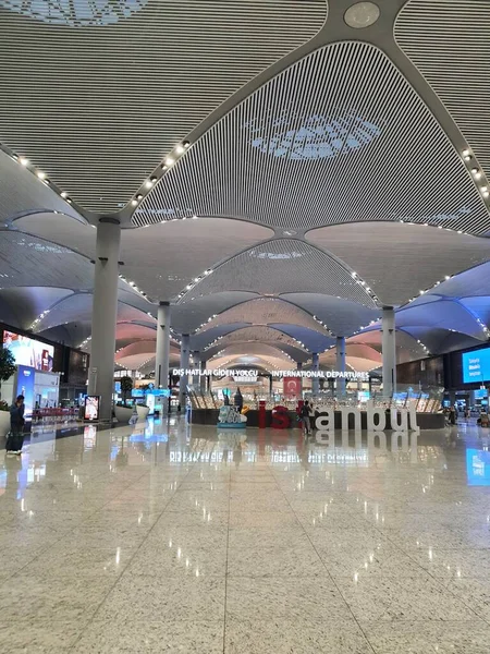 Estambul Turquía Julio 2022 Condición Una Sala Salida Vuelo Aeropuerto — Foto de Stock
