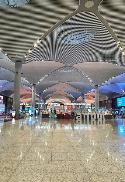Estambul Turquía Julio 2022 Condición Una Sala Salida Vuelo Aeropuerto — Foto de Stock