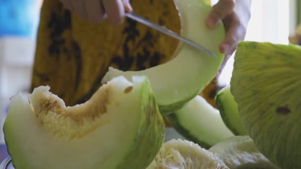 Cięcia słodki melon — Wideo stockowe