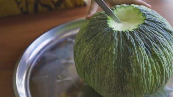 Řezací sladký meloun — Stock video