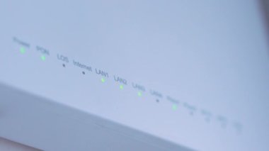 İnternet Wi-Fi yönlendirici aygıtı