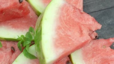 tatlı karpuz dilimleri