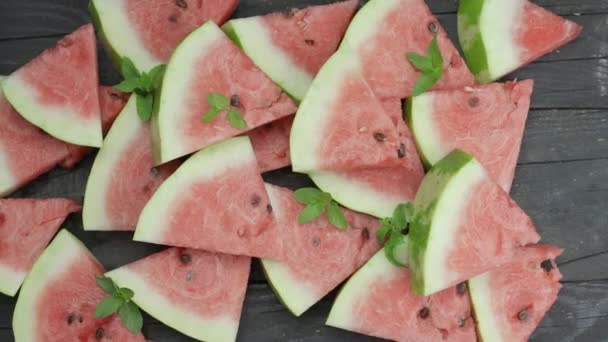 Süße Wassermelonenscheiben — Stockvideo