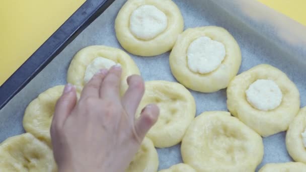 Preparing homemade sweet buns dough — Stock Video