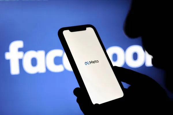 Facebook mengubah nama menjadi Meta — Stok Foto