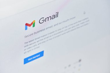 Google e- posta ya da Gmail web sayfası bilgisayar monitöründe