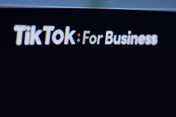 TikTok per le imprese - pagina web catturata dal monitor del computer — Foto Stock