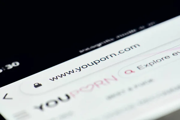 YouPorn - kostenlose pornografische Website zum Teilen von Videos — Stockfoto