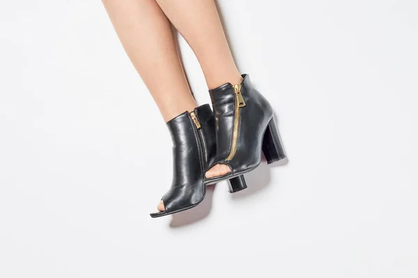 Luxury Black Female Leather Heeled Shoes Unrecognizable Fashionable Woman Wearing — Stock Photo, Image