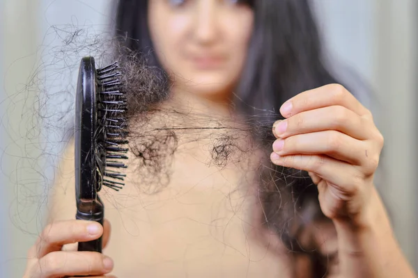Peinado Femenino Mujer Joven Triste Con Problemas Pérdida Cabello Problemas Fotos De Stock