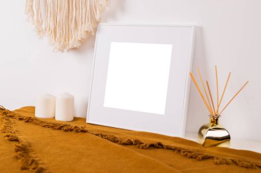 Altın çerçeveli süslemeler. Fotoğrafın ya da mesajın için hazırlan. Eserlerinizi yerleştirin, baskı sanatı, beyaz arka plan, pastel renk kitabı. Fotoğraf gerçekçi 3D illüstrasyon