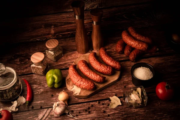 Vista Superior Salchicha Sobre Fondo Madera Salchicha Carne Tradicional Una —  Fotos de Stock