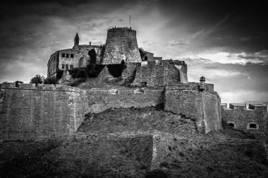 Cardona 'nın ortaçağ köyü, Barselona, Katalonya, İspanya, tuz dağı ile ünlüdür..