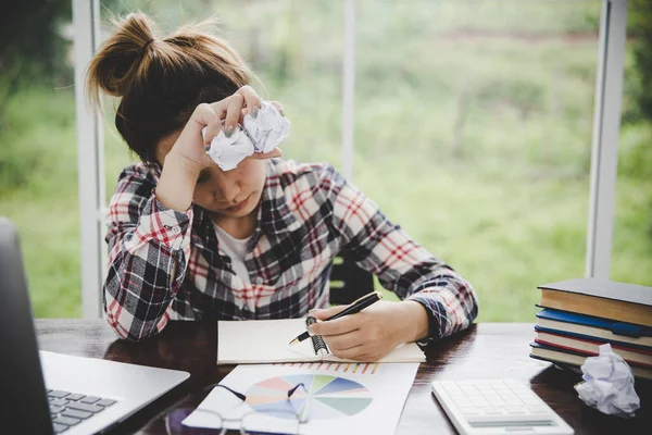 Tired Businesswoman Working Computer Portrait Stressed Young Woman Comfortably Headache — Stockfoto