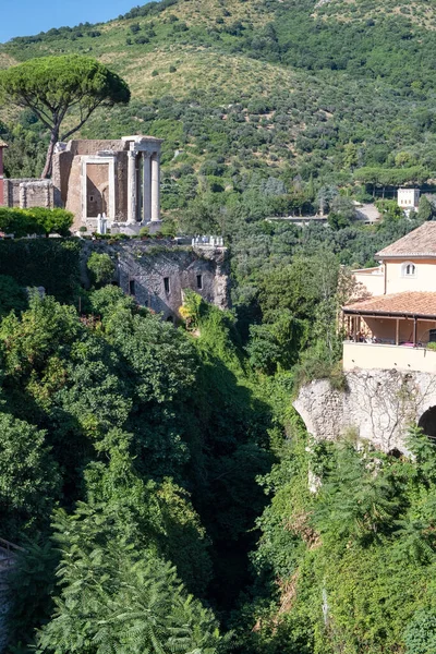 Blick Auf Die Antiken Gebäude Einem Malerischen Tal Umgeben Von — Stockfoto
