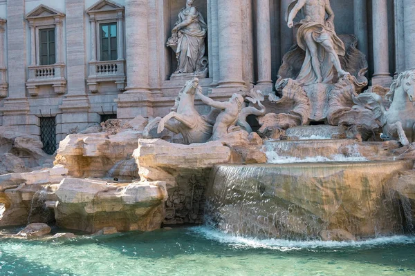 Vue Latérale Impressionnante Des Monuments Les Célèbres Monde Fontaine Trevi — Photo